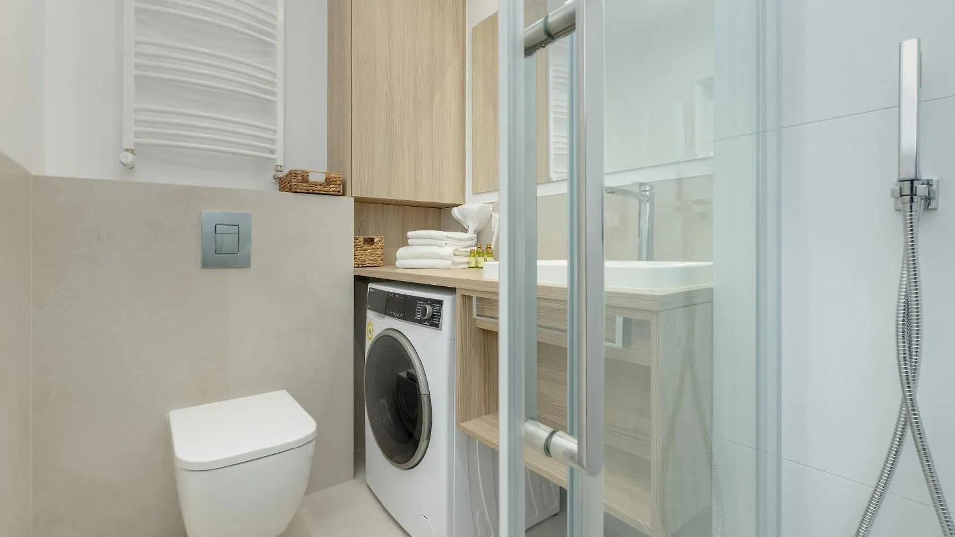 Seaside Apartamenty Whiteblue I Kolobrzeg Sauna & Fitness & Bawialnia Dla Dzieci & Rowerownia - W Cenie Pobytu 0*,  Poland